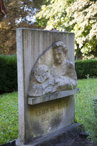 Deurle kerkhof grafzerk Leon De Smet B.ad.
